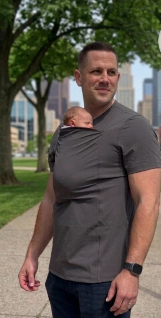 M1292) Lalabu Gray Medium Hands Free Carrier For Dad